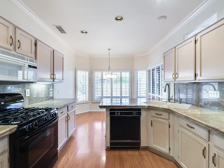 15304 W Heritage Dr — Photo 14