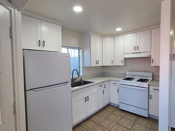 3rd image of 509 Palm Ave #0