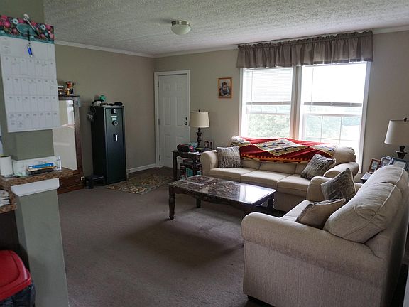 5th image of 131 Greenwood Ln