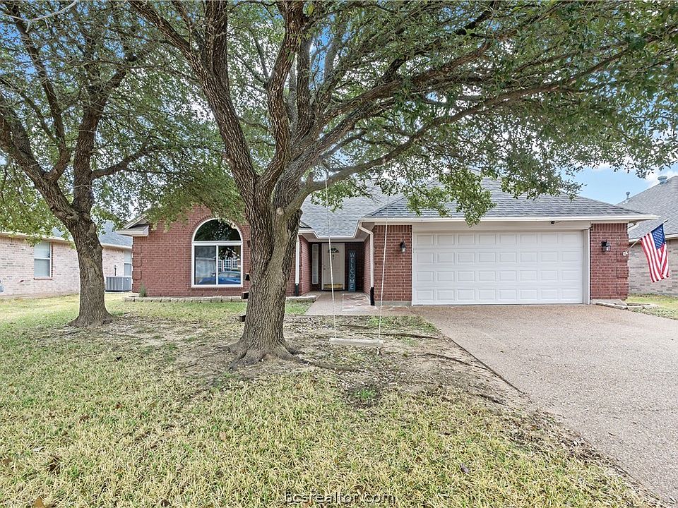1st image of 304 Regensburg Ln