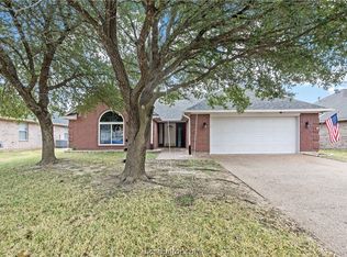 304 Regensburg Ln, College Station, TX 77845