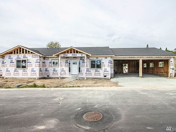 3rd image of 215 Village Dr