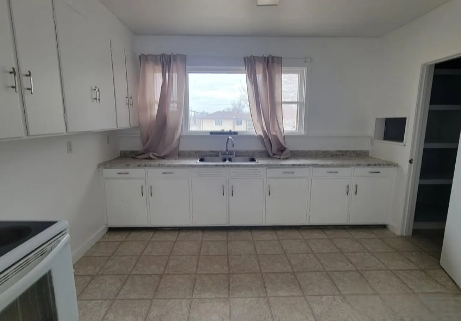 315 Matheson Avenue - 2 (upper) — Photo 2