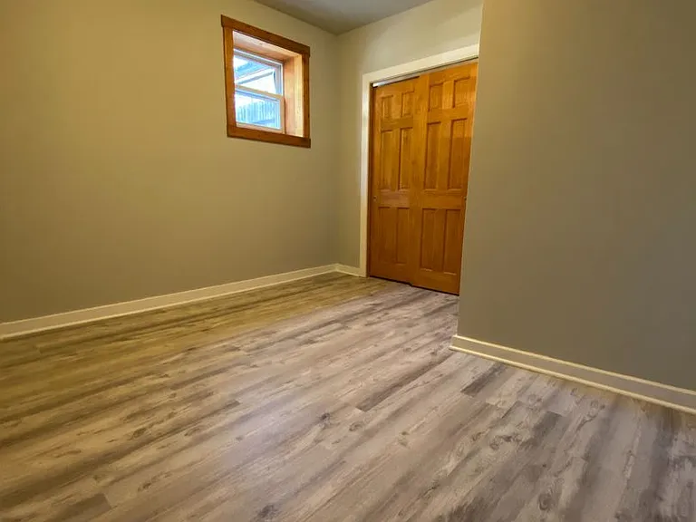 1521 N Bosworth Ave — Photo 10