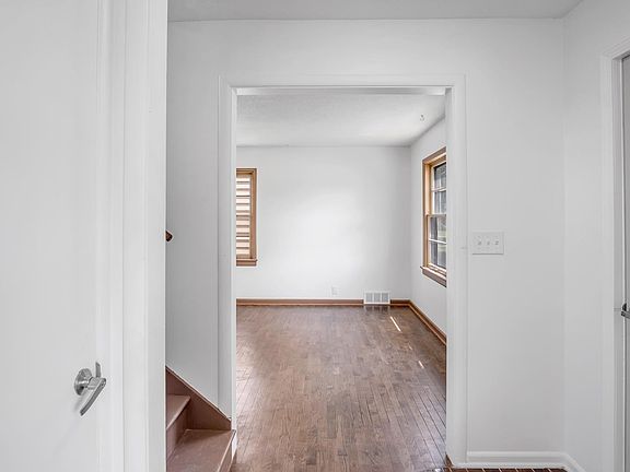 2nd image of 402 SE 6th St