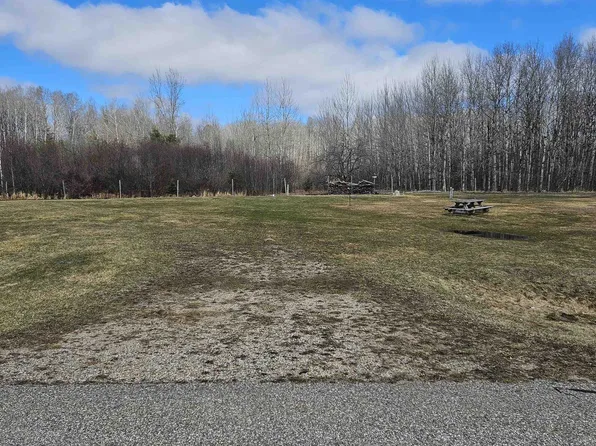 1450 Dundee Dr, Gladwin, MI 48624