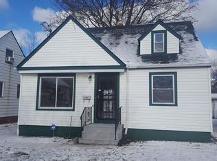 17805 Grovewood Ave, Cleveland, OH 44119