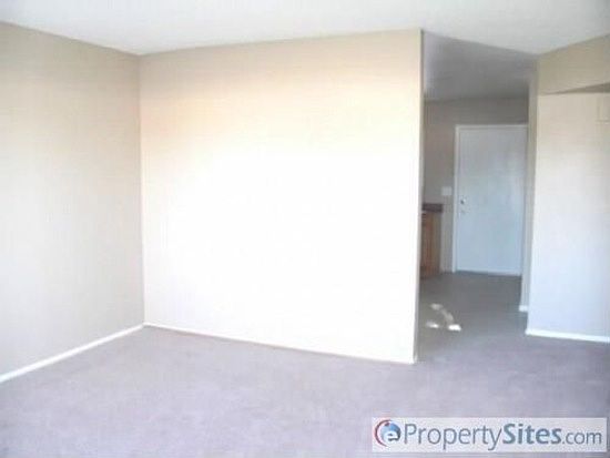 2nd image of 1005 E Commonwealth Pl