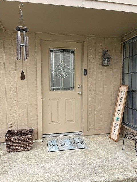 1st image of 6013 Dooley Dr