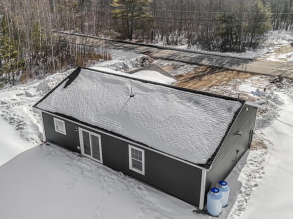 3rd image of 75 Ash Swamp Road