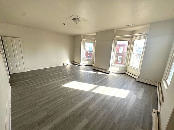 4th image of 118 High St N Floor 3