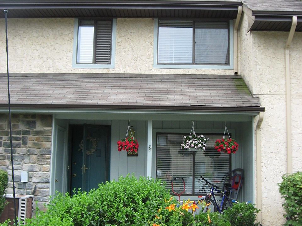 1st image of 282 Hampshire Dr