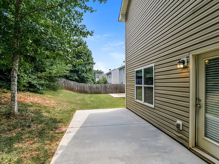 1048 Joselynn Dr — Photo 16