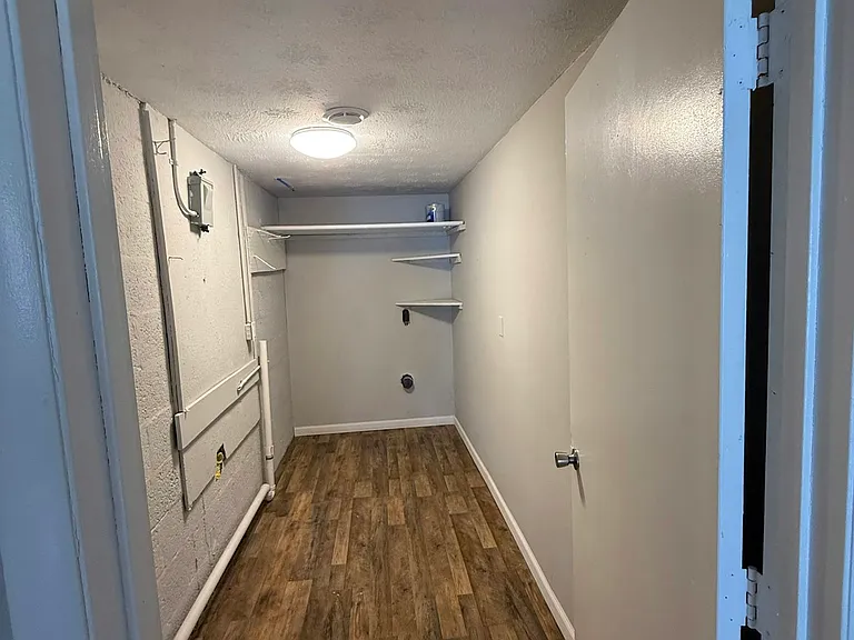 1225 Buckley Ave — Photo 10