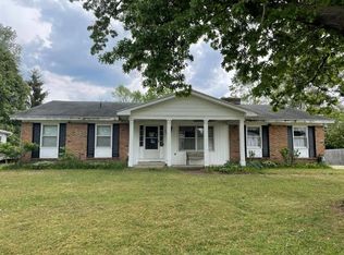 900 Bellewood Dr SE, Kentwood, MI 49508