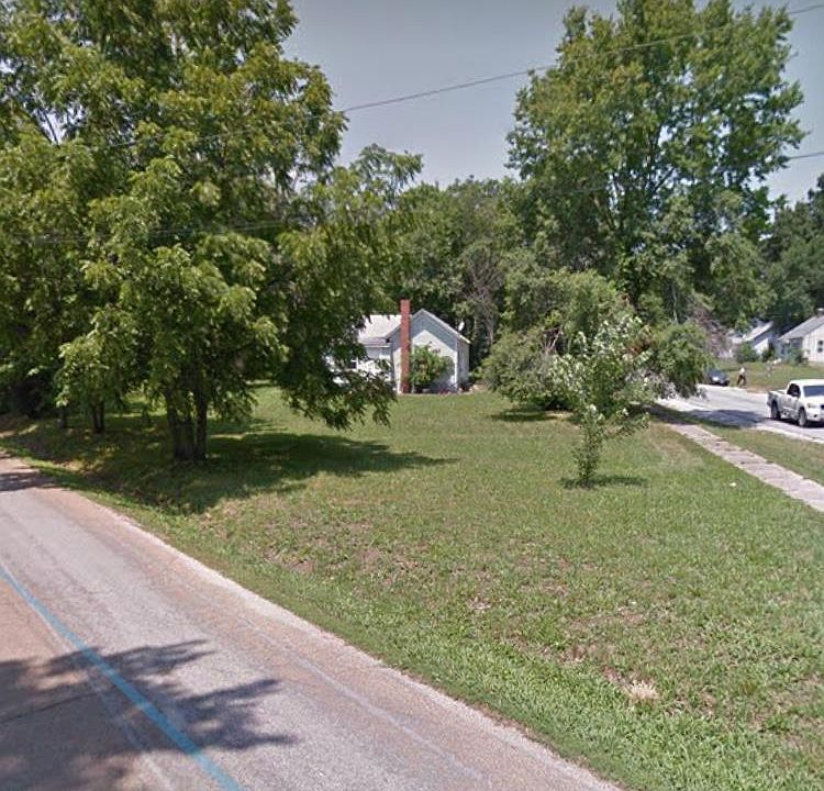 2nd image of 619 E Benton St