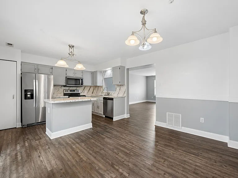411 Old Oak Pl #1 — Photo 9