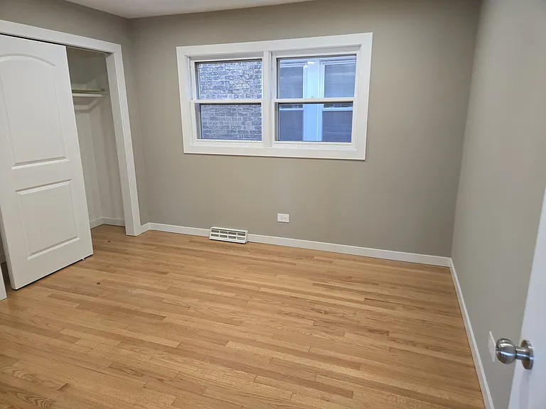 5633 N Mozart St #1 — Photo 6