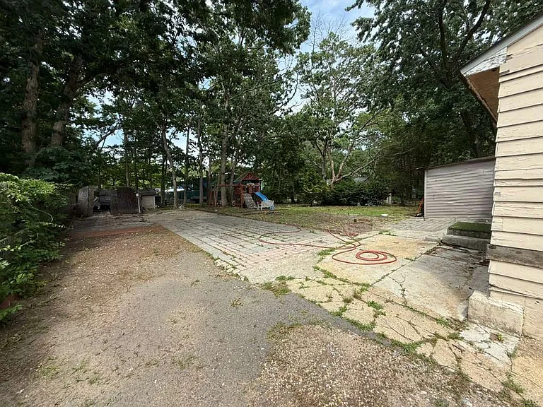 161 Lucy Rd — Photo 14