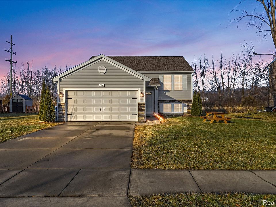 1st image of 394 Saddlebrook Dr