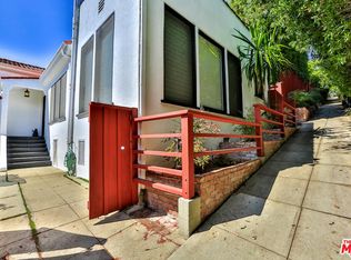 6864 Alta Loma Ter, Los Angeles, CA 90068
