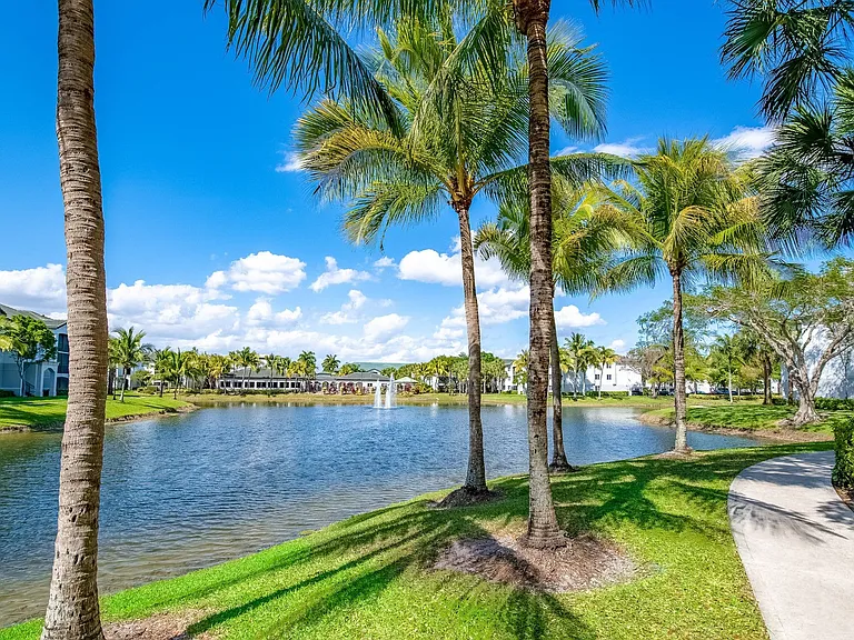 Palm Trace Landings Apartments — Photo 30