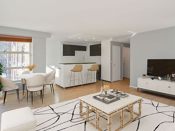 3rd image of 100 La Salle St APT 5E