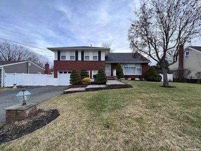 19 Langdon Road, Farmingdale, NY, 11735