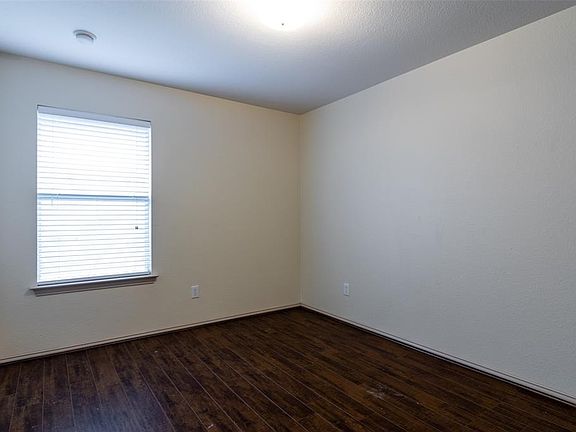 4th image of 5025 Stonecrest Dr