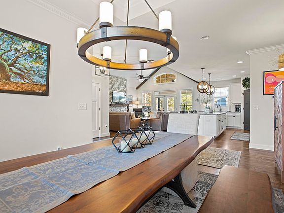 5th image of 301 Wake Hill Ct