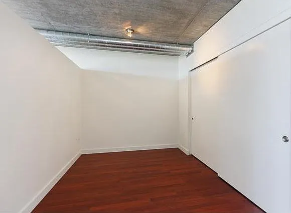 1926 W Burnside St #308 — Photo 4