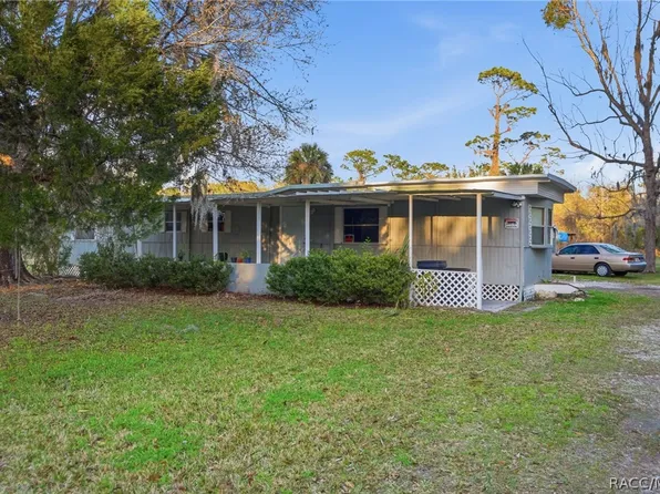 2085 S Stonebrook Dr, Homosassa, FL 34448