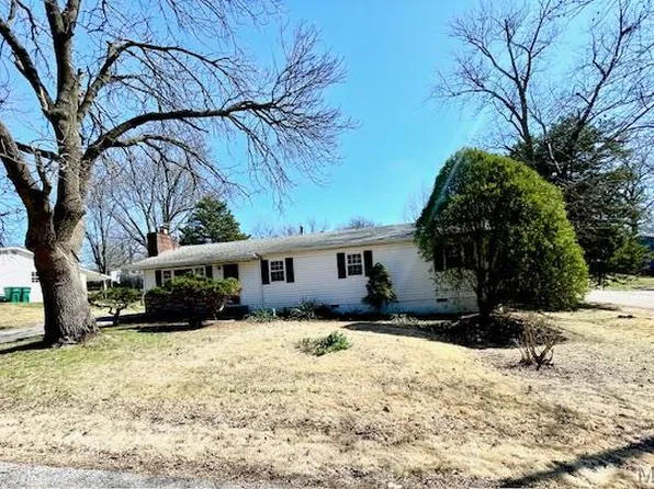 5 Dale Dr, Saint Charles, MO 63303