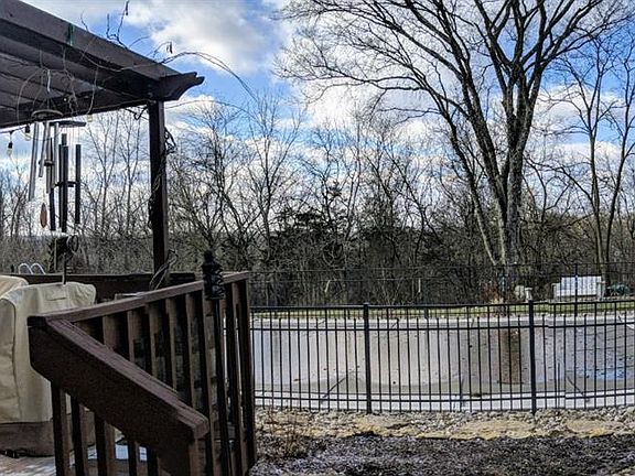 4th image of 9888 Bennington Dr