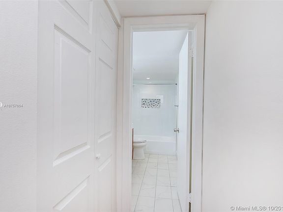 5th image of 780 NE 69th St APT 306