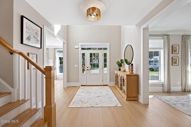 4th image of 35 Tamarack Street