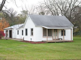 405 S Muenscher St, Howard City, MI 49329