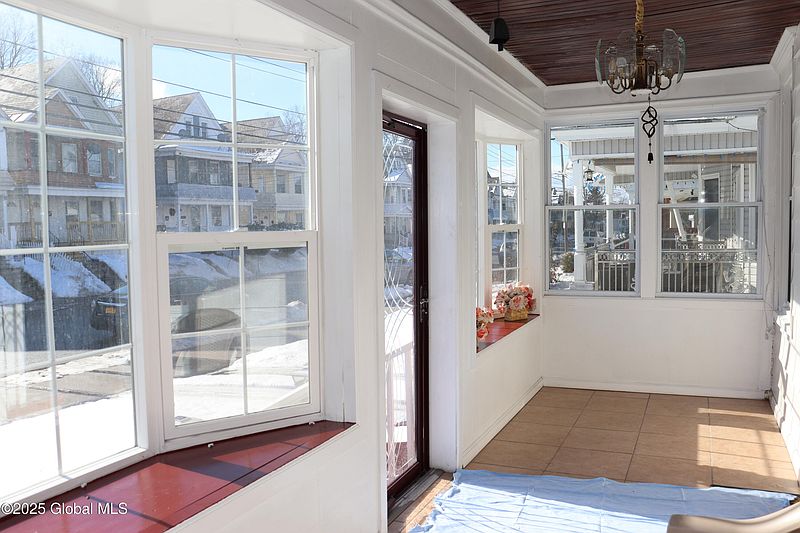 2nd image of 433 N Brandywine Avenue