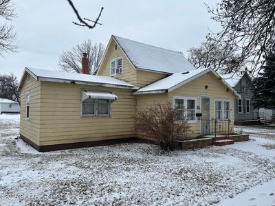 624 Western Ave, Grafton, ND, 58237