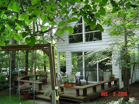5th image of 1051 Wade St