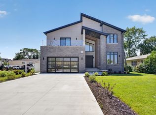 8313 W Church St, Niles, IL 60714