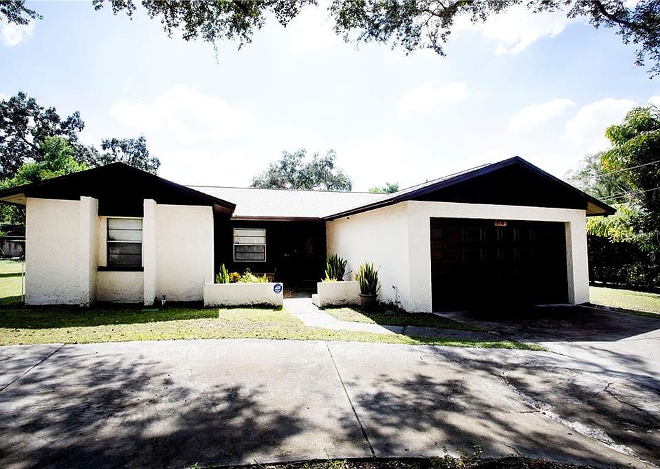 1st image of 2510 W Fletcher Ave