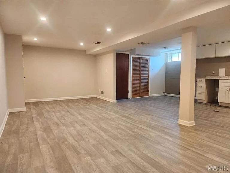 230 Monterey Dr — Photo 13