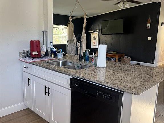 5th image of 8602 Treasure Island Rd