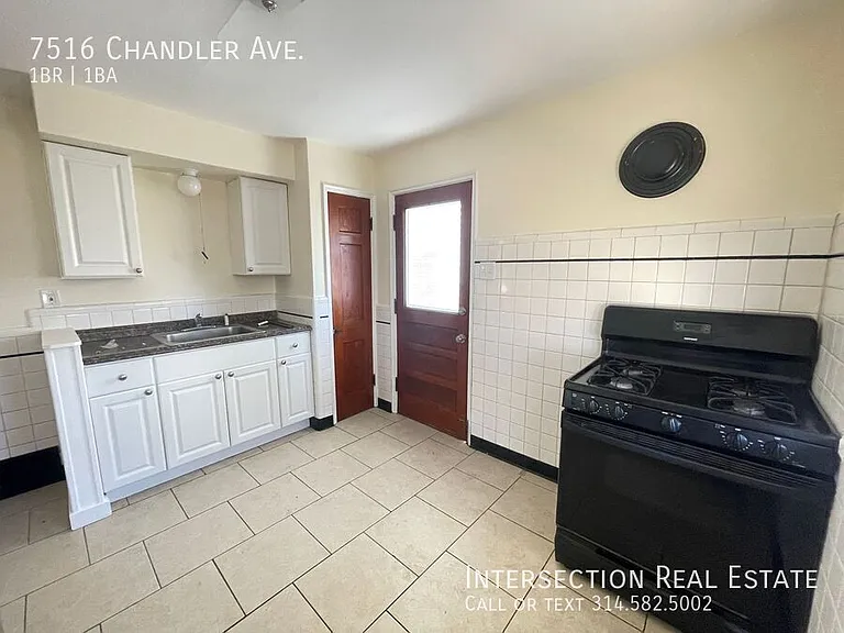 7516 Chandler Ave — Photo 9