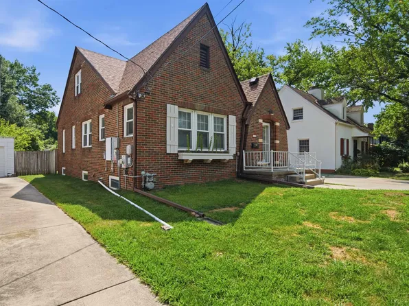 3504 N Peoria Ave, Peoria, IL 61603