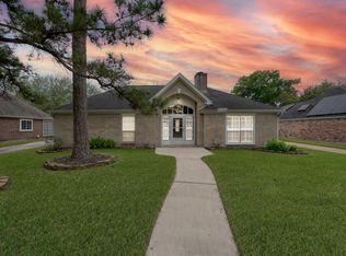 16135 Ridge Park Dr, Houston, TX 77095