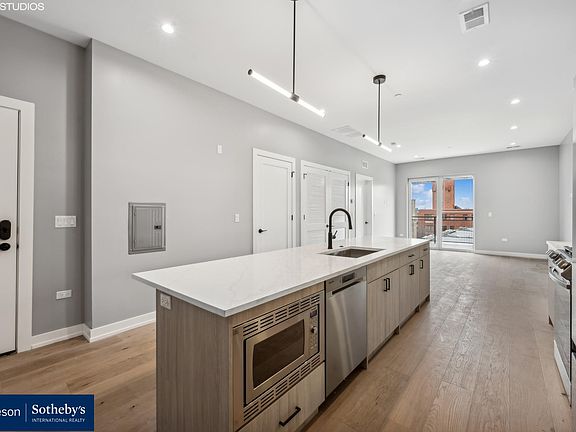 4th image of 7006 N Glenwood Ave #3B-2Ba-1218Sqft