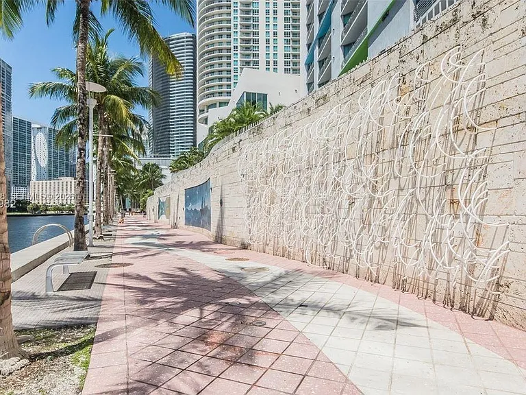 335 Biscayne Blvd #3808 — Photo 42