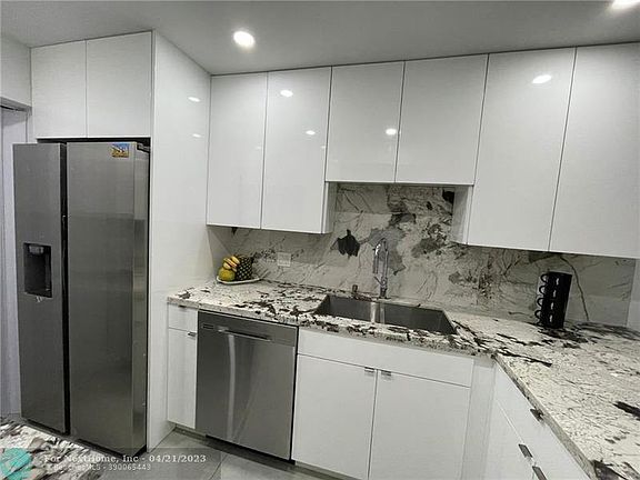 4th image of 2920 NE 8th Ter APT 106